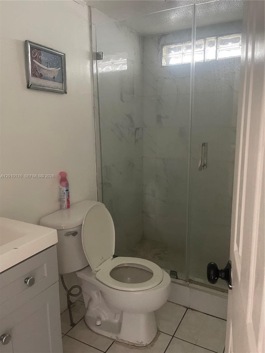 12401 W Okeechobee Rd, Hialeah, FL 33018 — zdjęcie 3