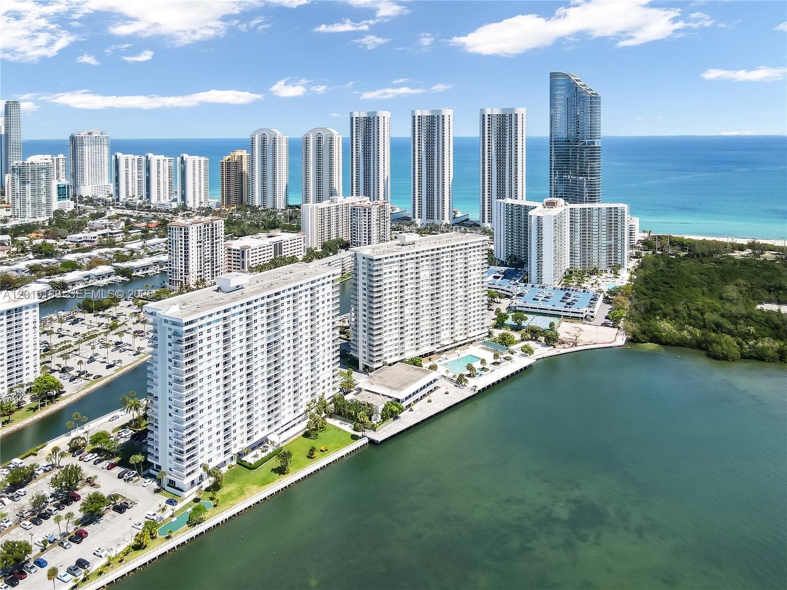 300 Bayview Dr # 605, Sunny Isles Beach, FL 33160 — zdjęcie 2