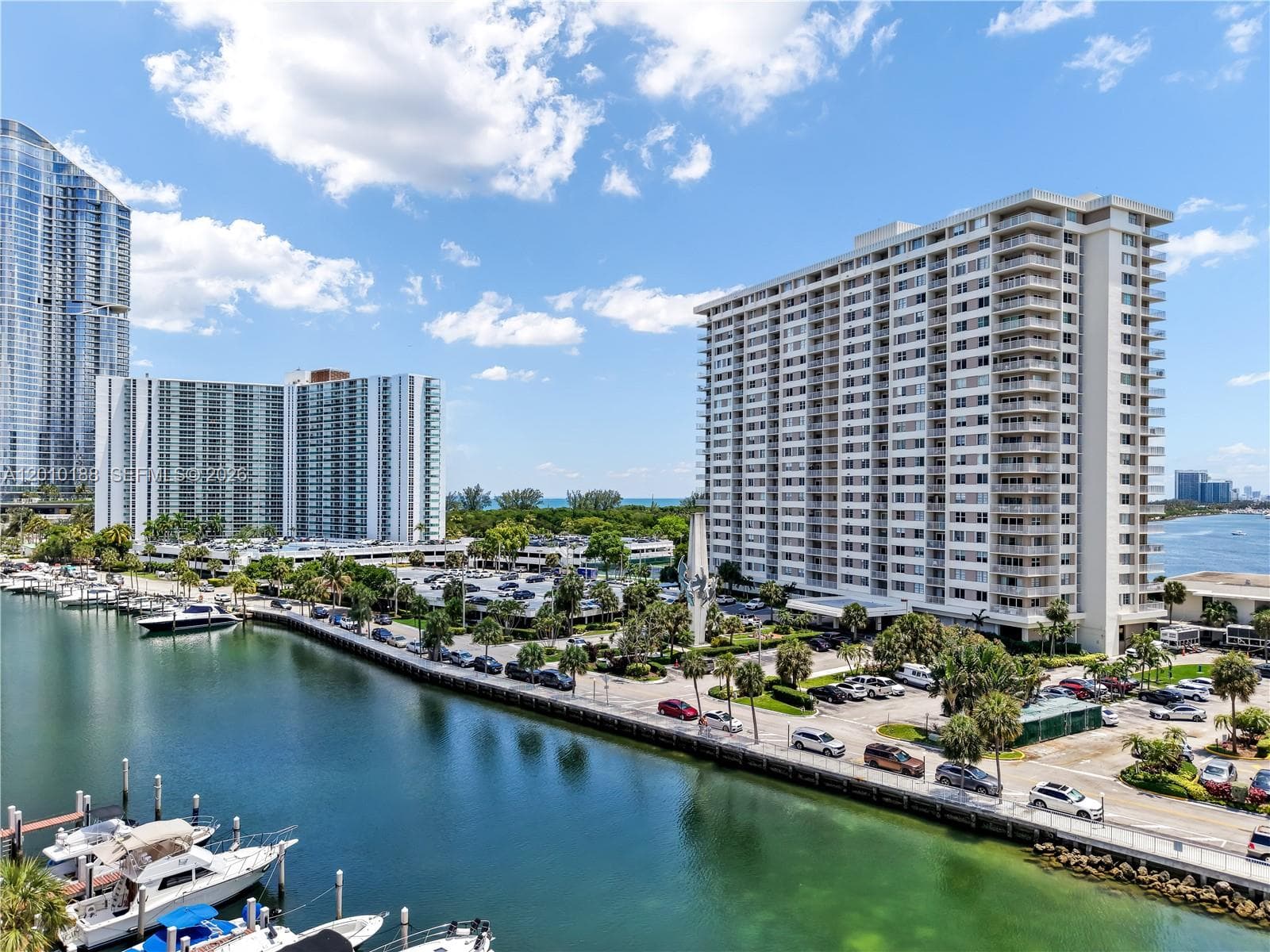 300 Bayview Dr # 605, Sunny Isles Beach, FL 33160 — zdjęcie 3
