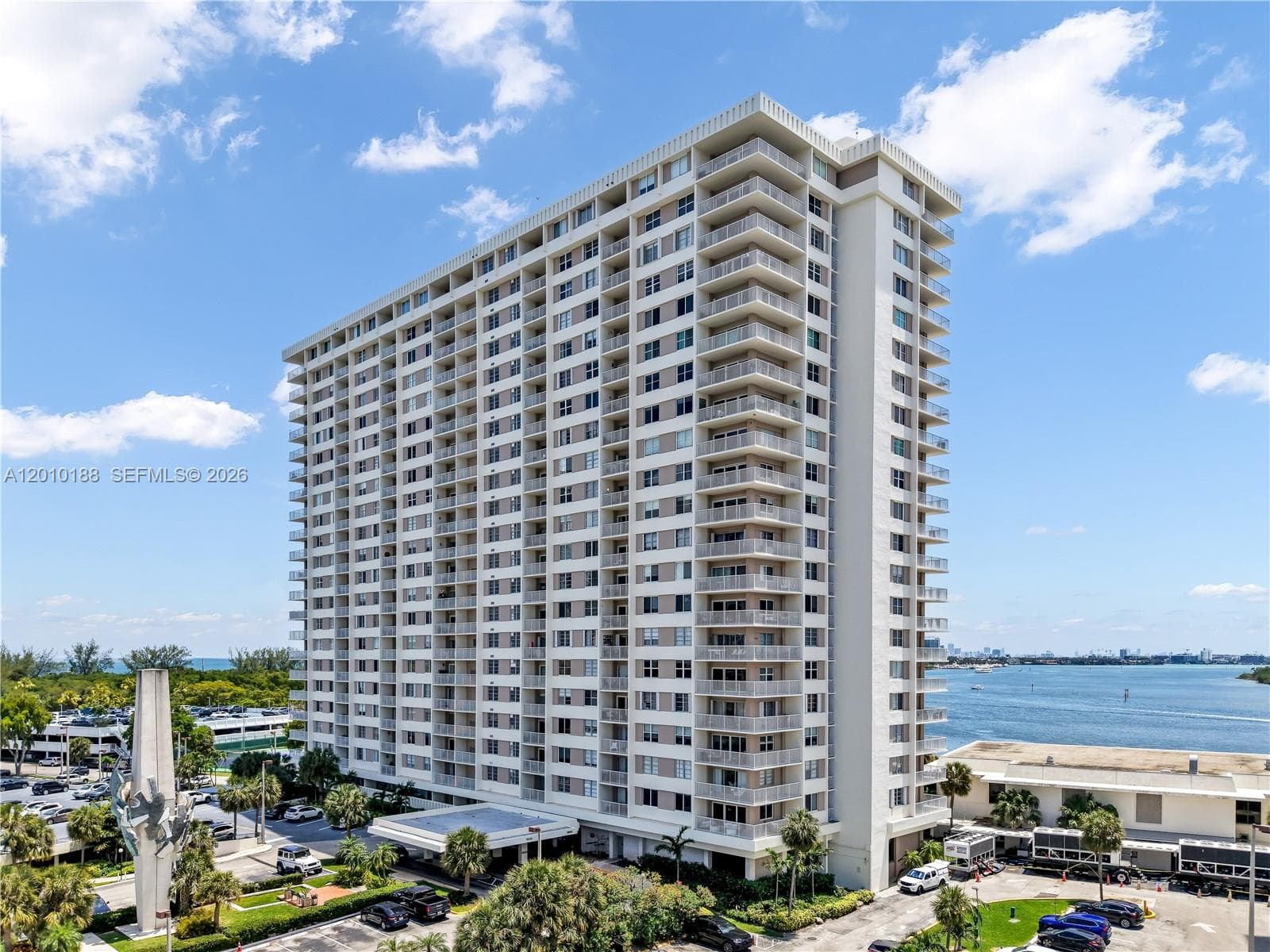 300 Bayview Dr # 605, Sunny Isles Beach, FL 33160 — zdjęcie 4