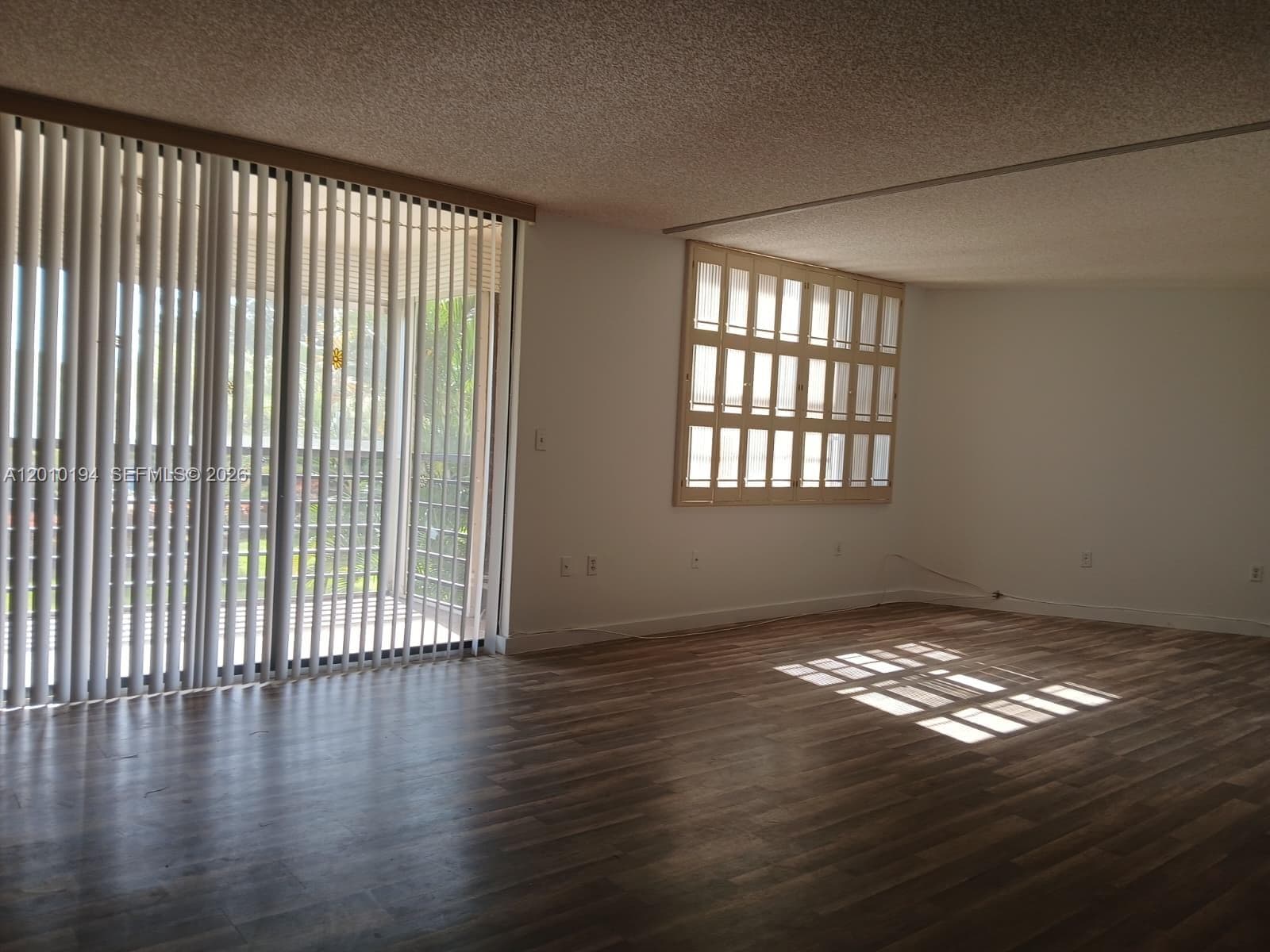 1300 Saint Charles Pl # 222, Pembroke Pines, FL 33026 — zdjęcie 2