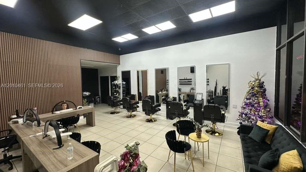 9610 Fontainebleau Blvd, Miami, FL 33172