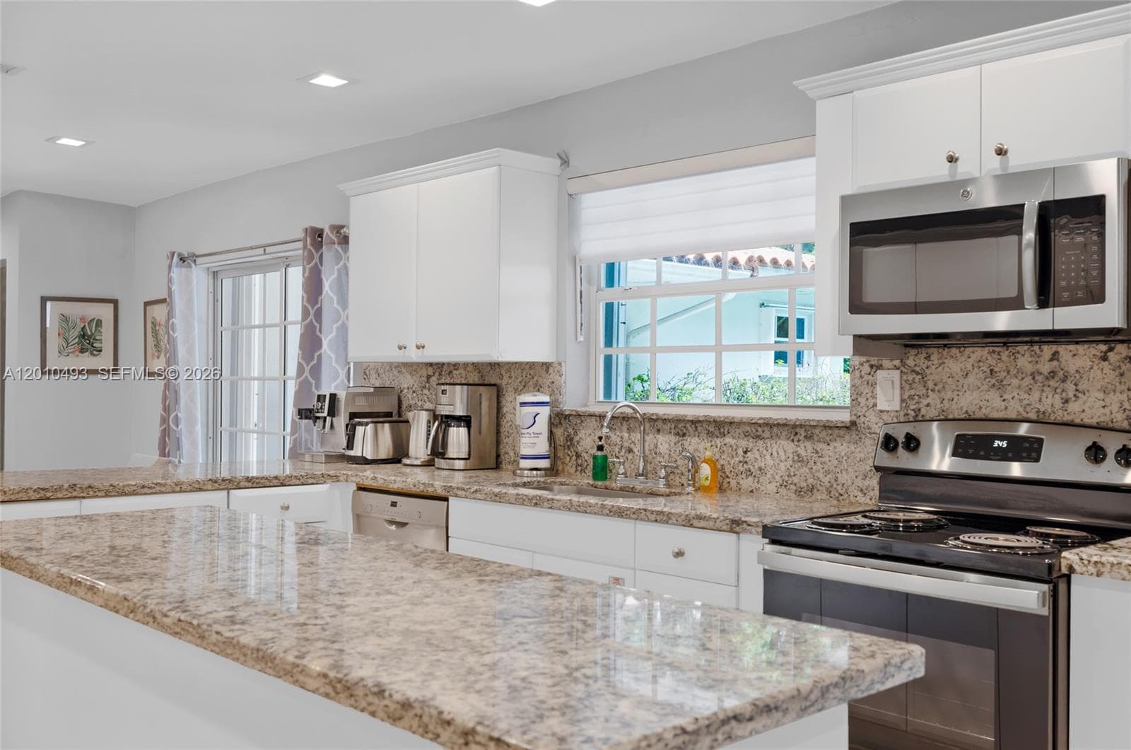 7711 Coquina Dr, North Bay Village, FL 33141 — zdjęcie 5