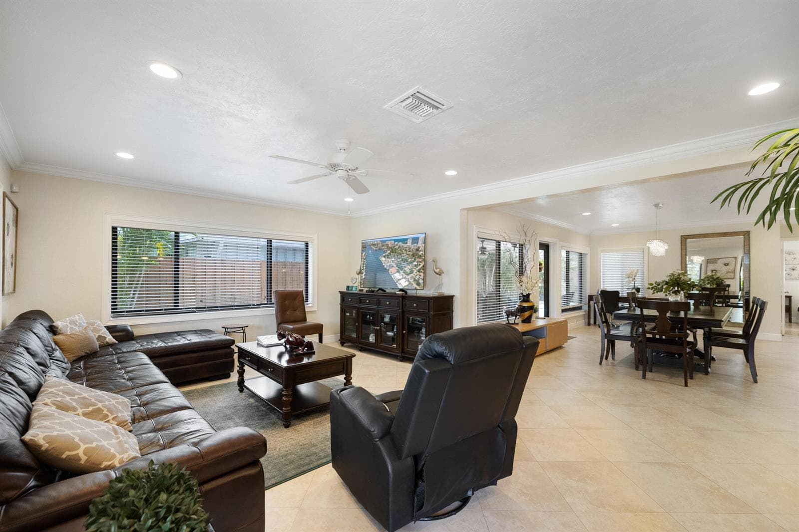 3211 Seaward Drive, Lauderdale By The Sea, FL 33062 — zdjęcie 2