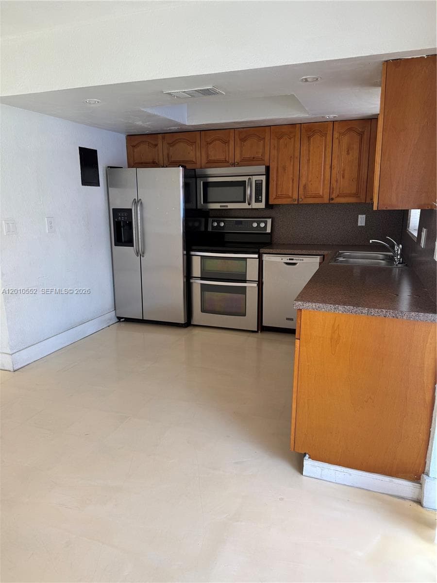 5231 NW 27th St # 8A, Lauderhill, FL 33313 — zdjęcie 2