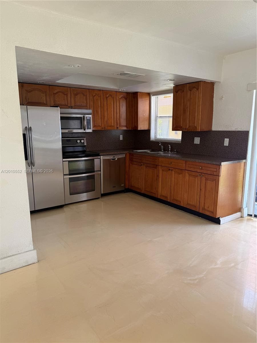 5231 NW 27th St # 8A, Lauderhill, FL 33313 — zdjęcie 3
