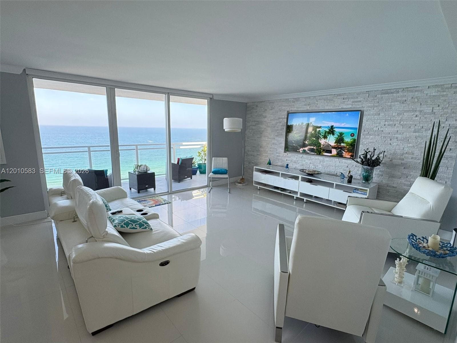 2030 S Ocean Dr # 1812, Hallandale Beach, FL 33009