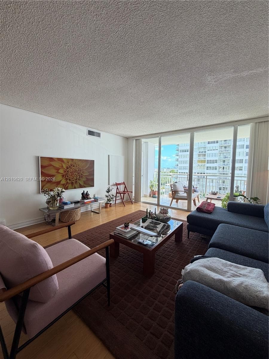 18061 Biscayne Blvd # 601, Aventura, FL 33160
