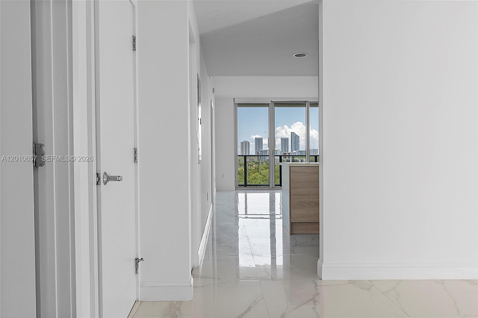 16385 Biscayne Blvd # 717, North Miami Beach, FL 33160 — zdjęcie 3