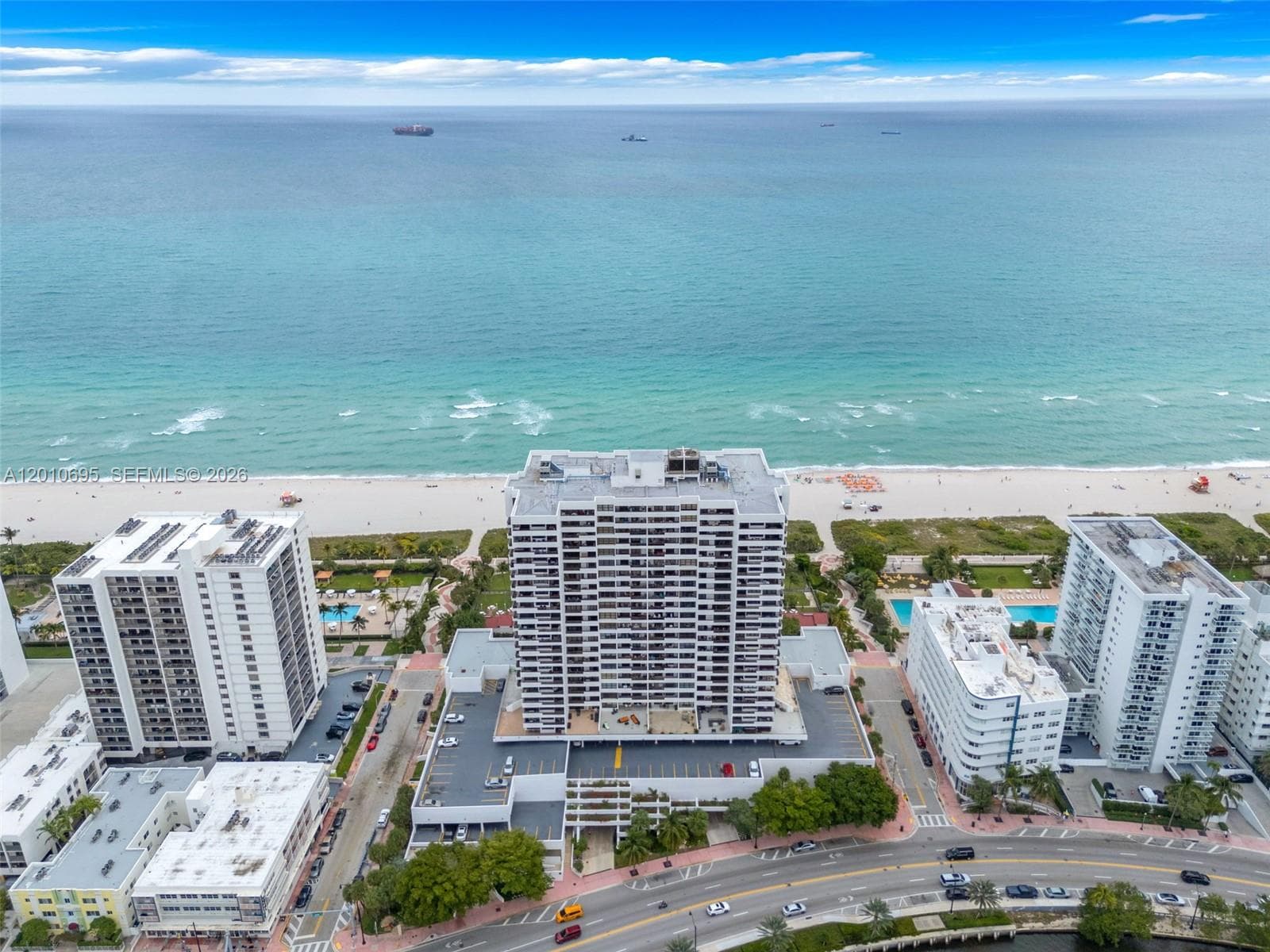 2555 Collins Ave # 2401, Miami Beach, FL 33140 — zdjęcie 2