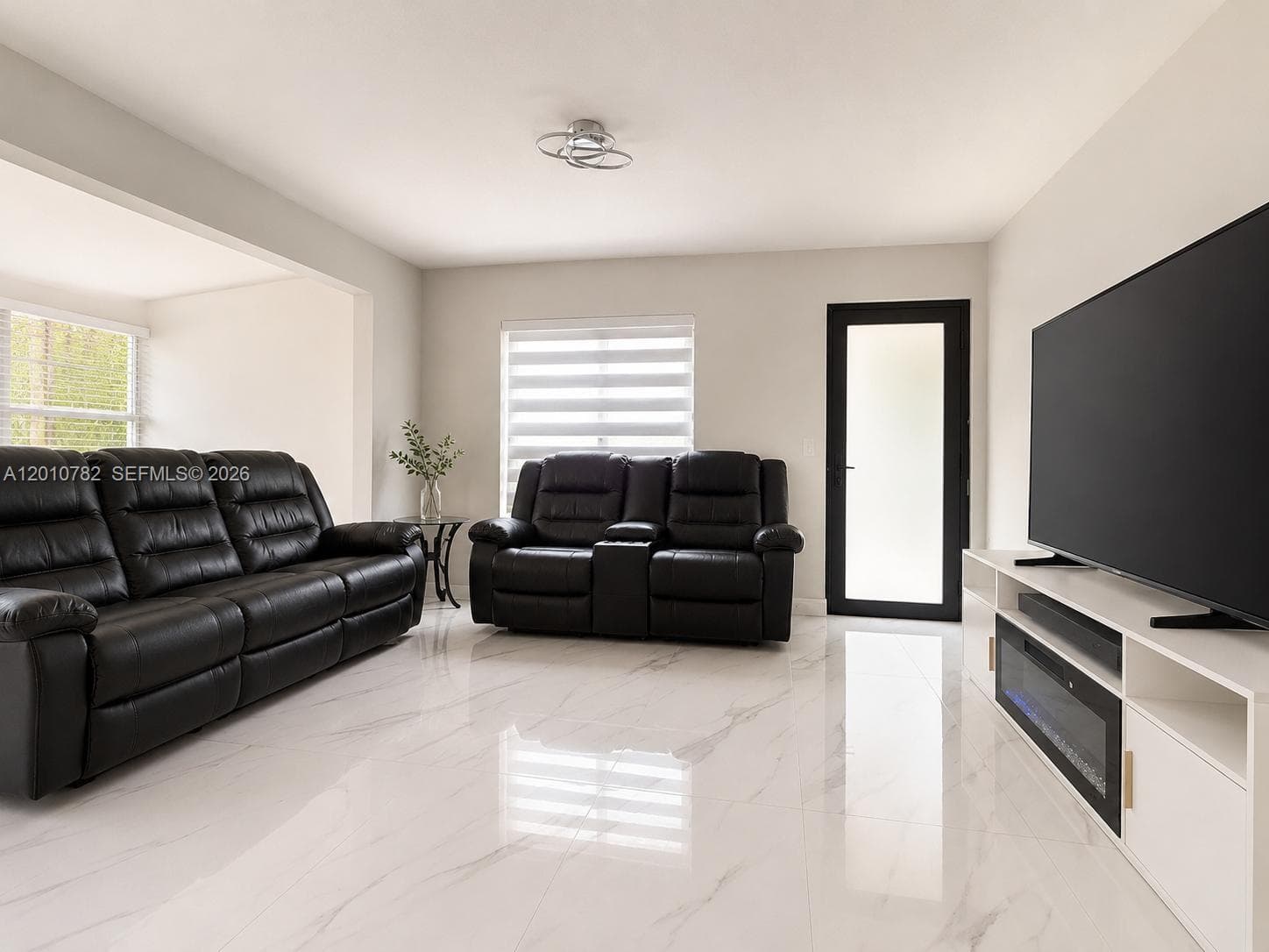 3162 NW 168th Ter, Miami Gardens, FL 33056 — zdjęcie 3