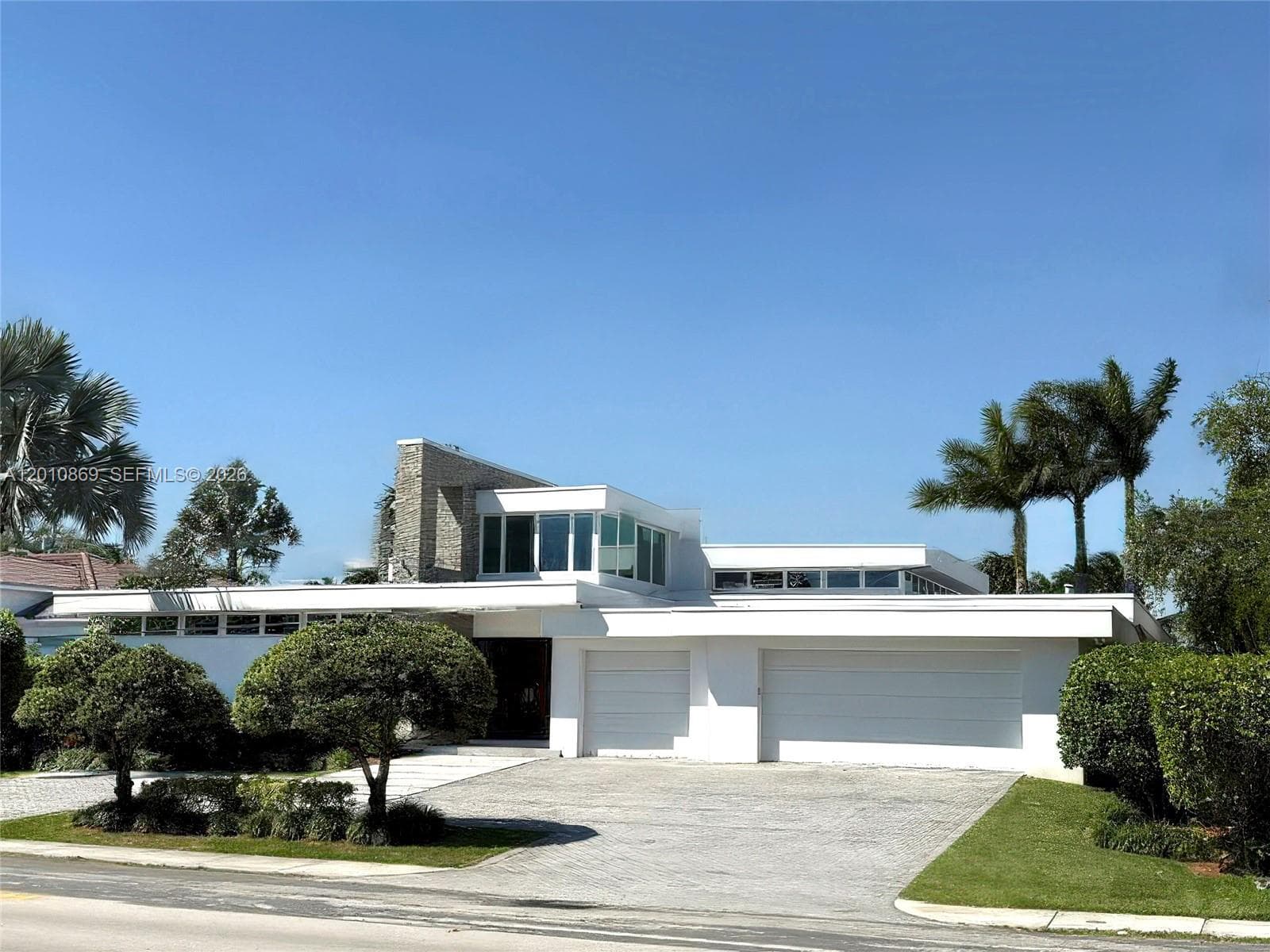 907 Diplomat Pkwy, Hallandale Beach, FL 33009 — zdjęcie 2