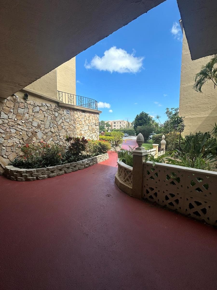 2801 Somerset Drive # 201, Lauderdale Lakes, FL 33311 — zdjęcie 2
