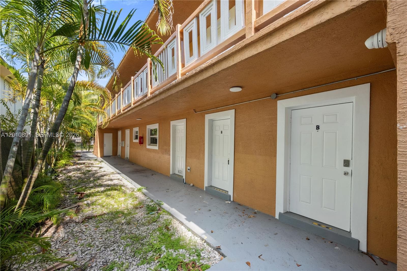 608 SW 16th Ave, Fort Lauderdale, FL 33312 — zdjęcie 2