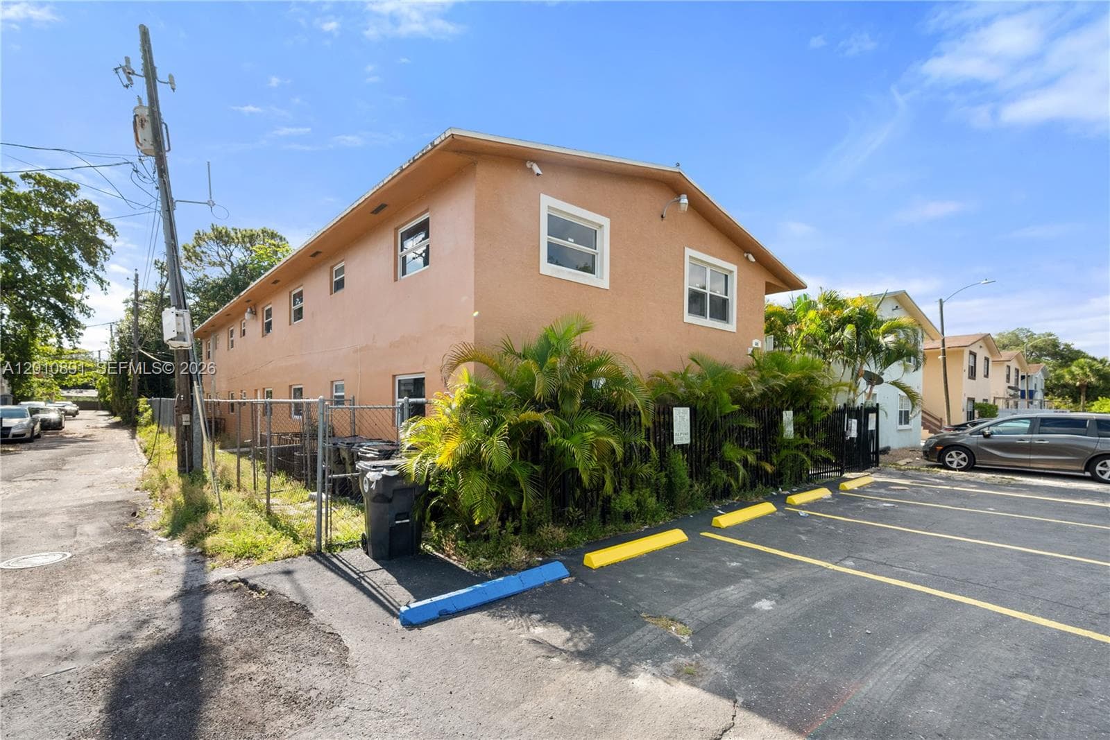 608 SW 16th Ave, Fort Lauderdale, FL 33312 — zdjęcie 3