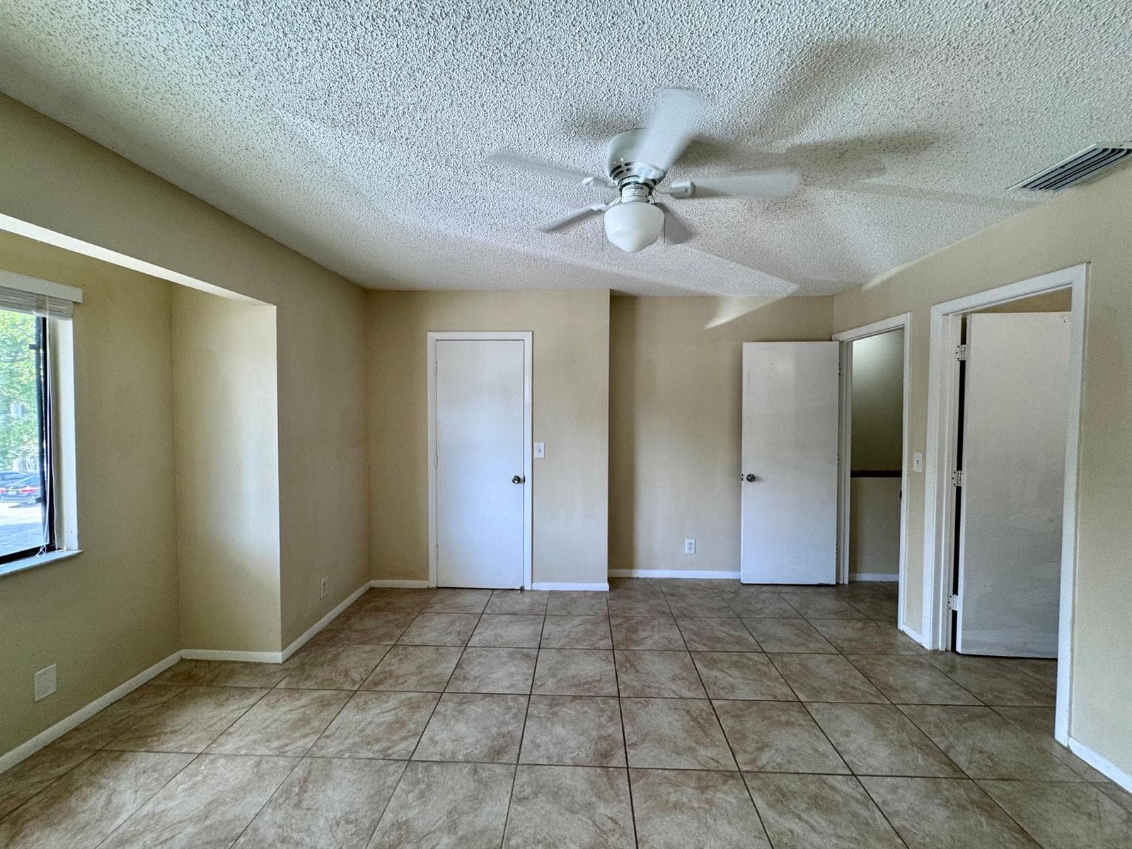 704 Riverside Drive, FL 33463 — zdjęcie 2