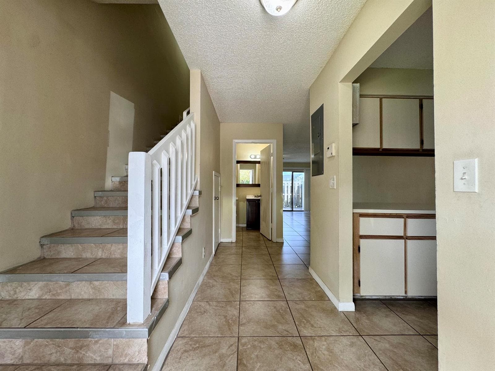 704 Riverside Drive, FL 33463 — zdjęcie 3