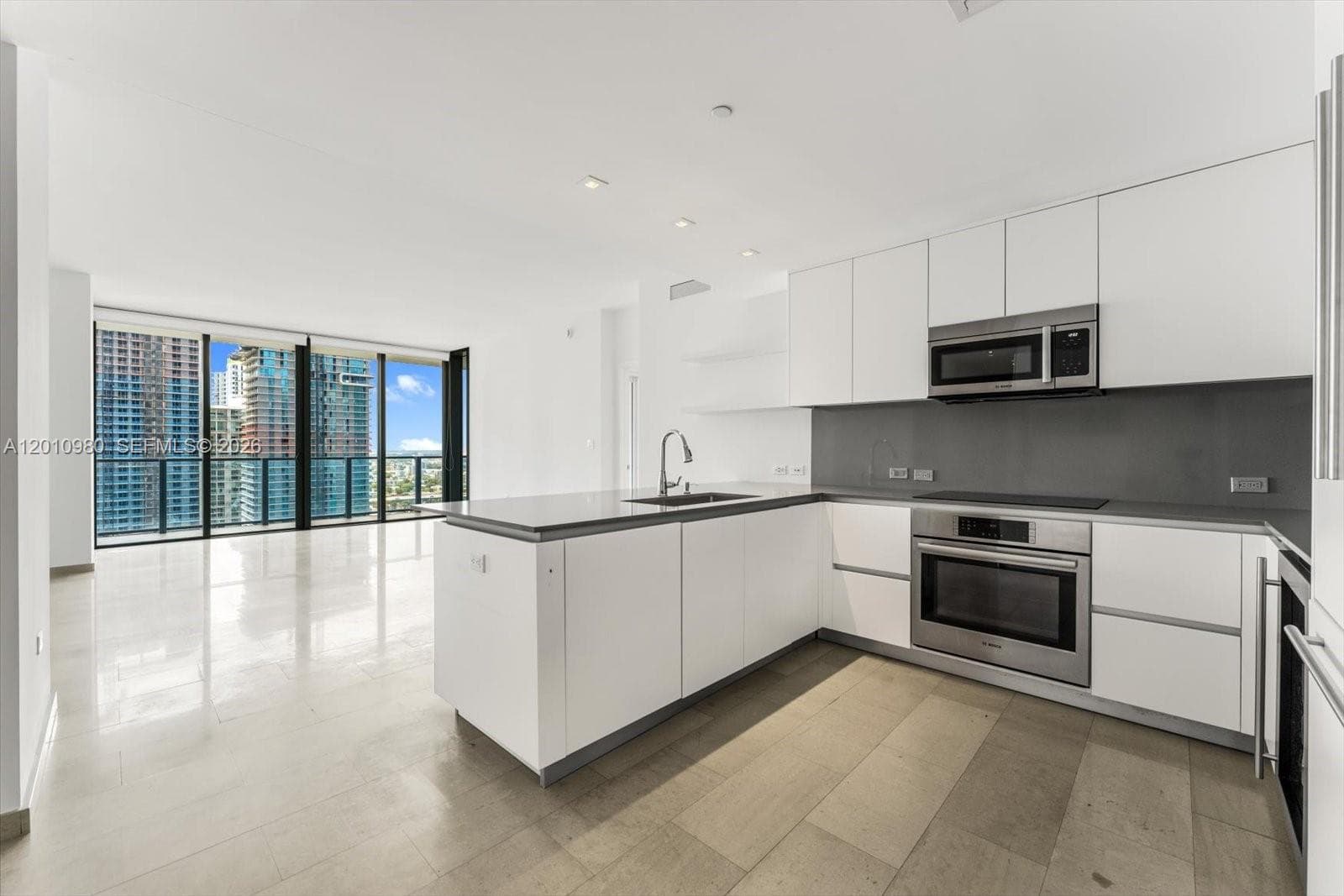 68 SE 6th St # 2304, Miami, FL 33131