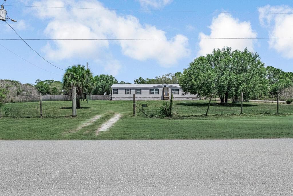 545 Bald Cypress Avenue, Clewiston, FL 33440 — zdjęcie 2