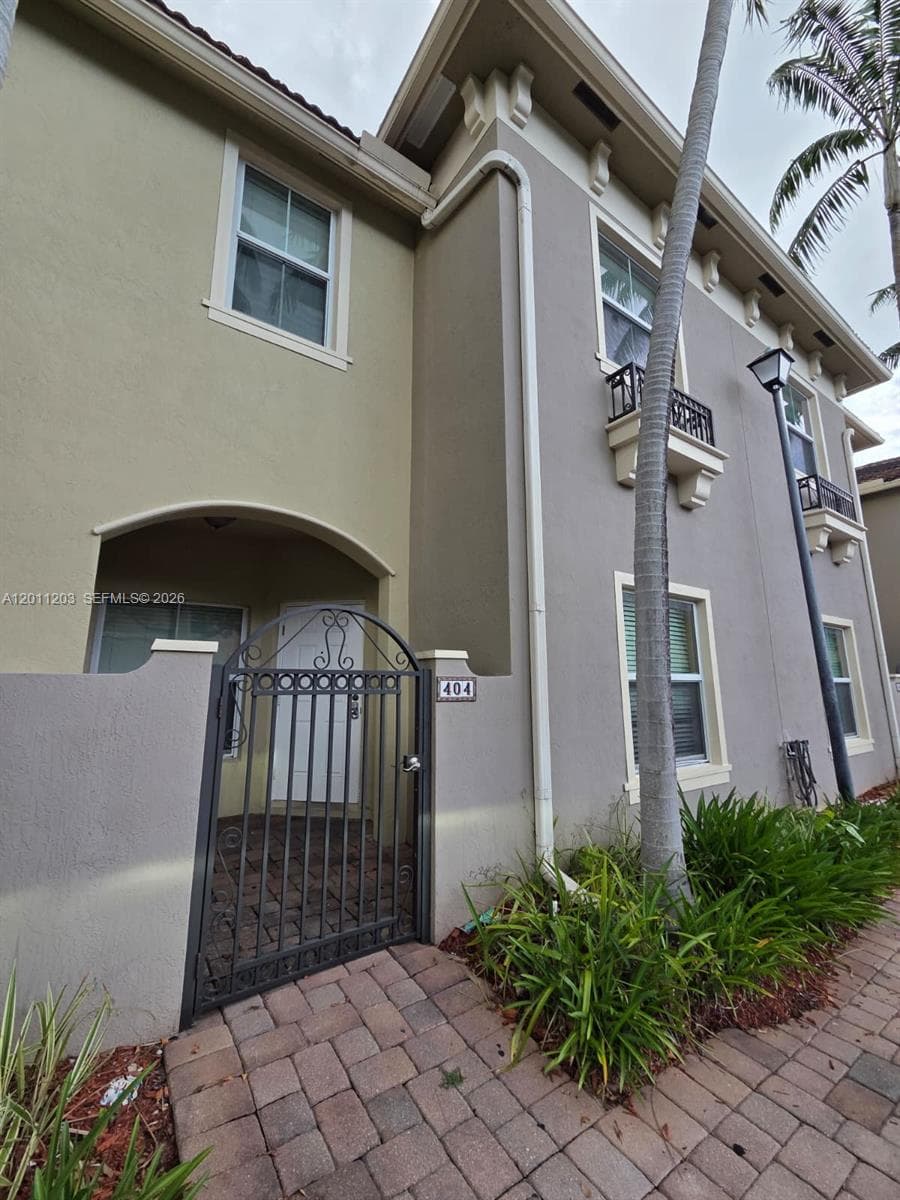 2851 W Prospect Rd # 404, Tamarac, FL 33309