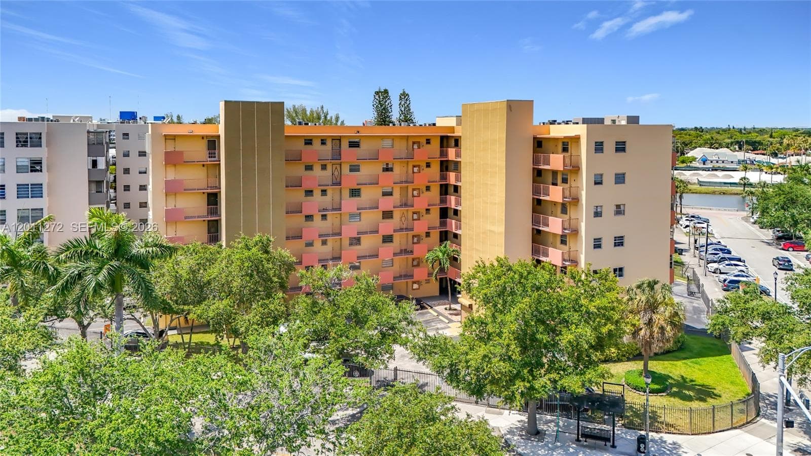 16400 NE 17th Ave # 206, North Miami Beach, FL 33162 — zdjęcie 2
