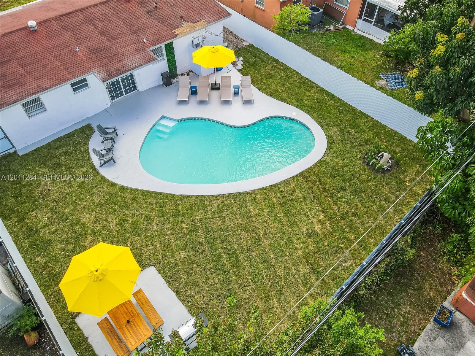 7471 Hope St, Hollywood, FL 33024