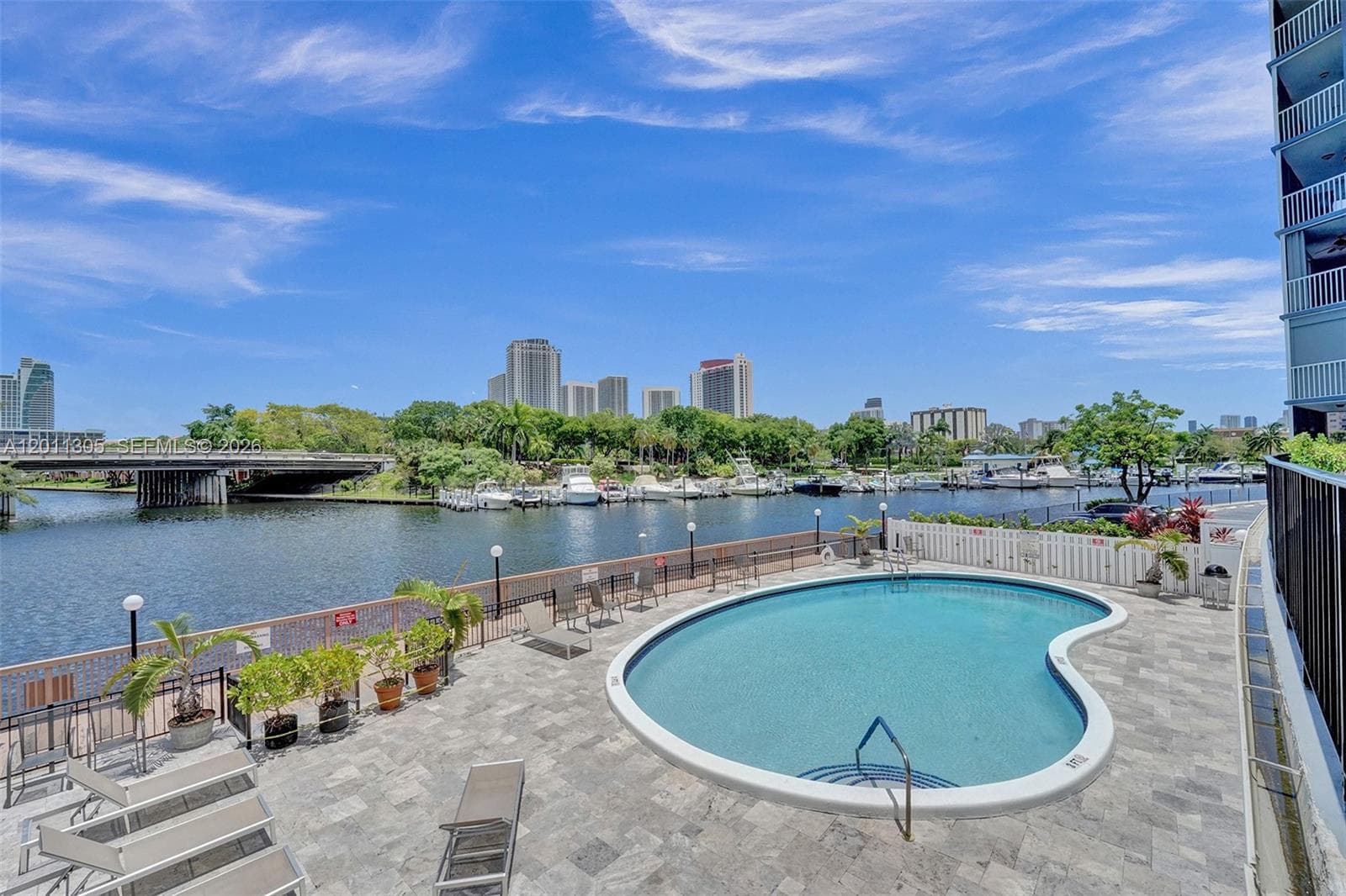 300 Diplomat Pkwy # 204, Hallandale Beach, FL 33009 — zdjęcie 4