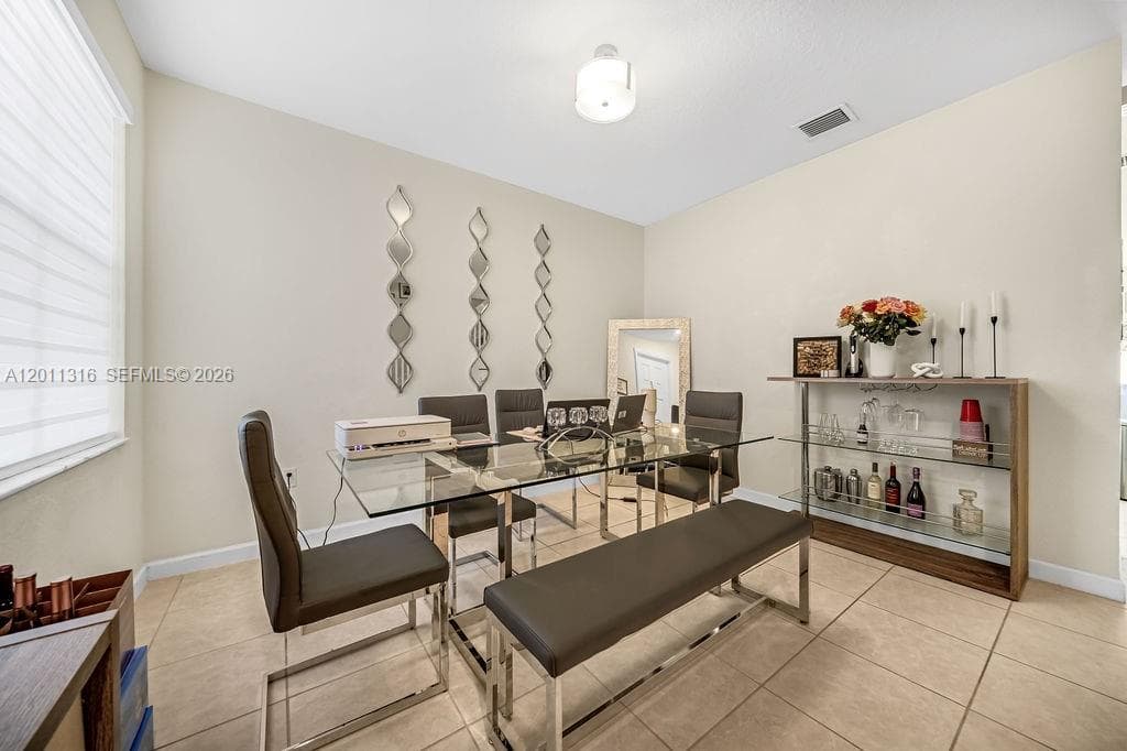 10657 W 32nd Ln, Miami Lakes, FL 33018 — zdjęcie 3