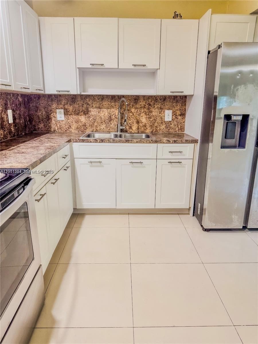 906 SW 74th Ave, North Lauderdale, FL 33068 — zdjęcie 2