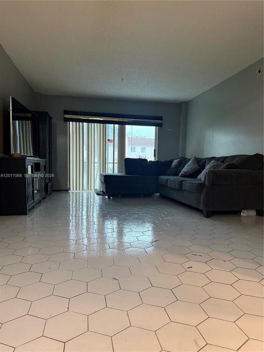 4176 Inverrary Dr # 103, Lauderhill, FL 33319 — zdjęcie 2