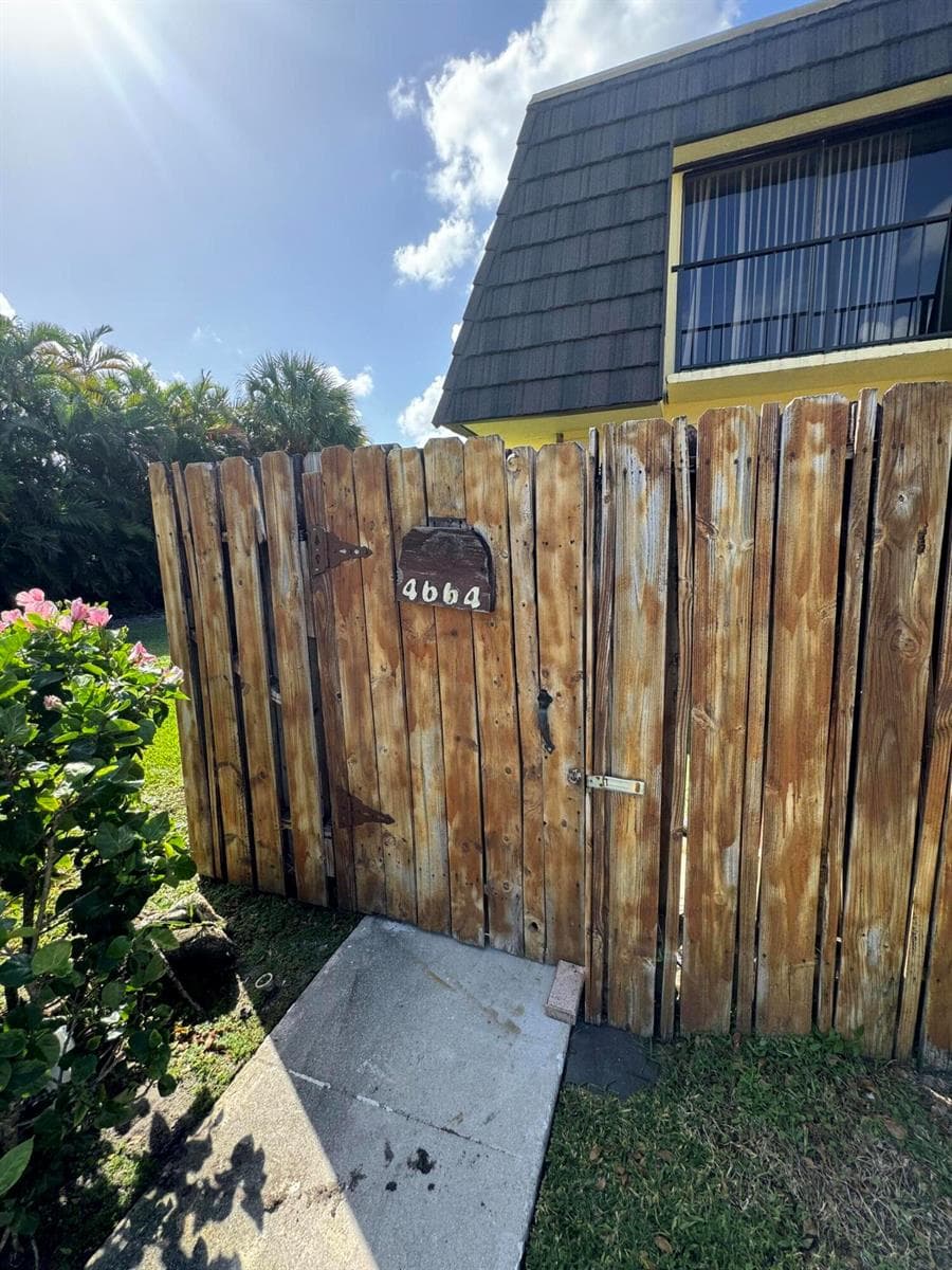4664 Cherry Road, West Palm Beach, FL 33417 — zdjęcie 2
