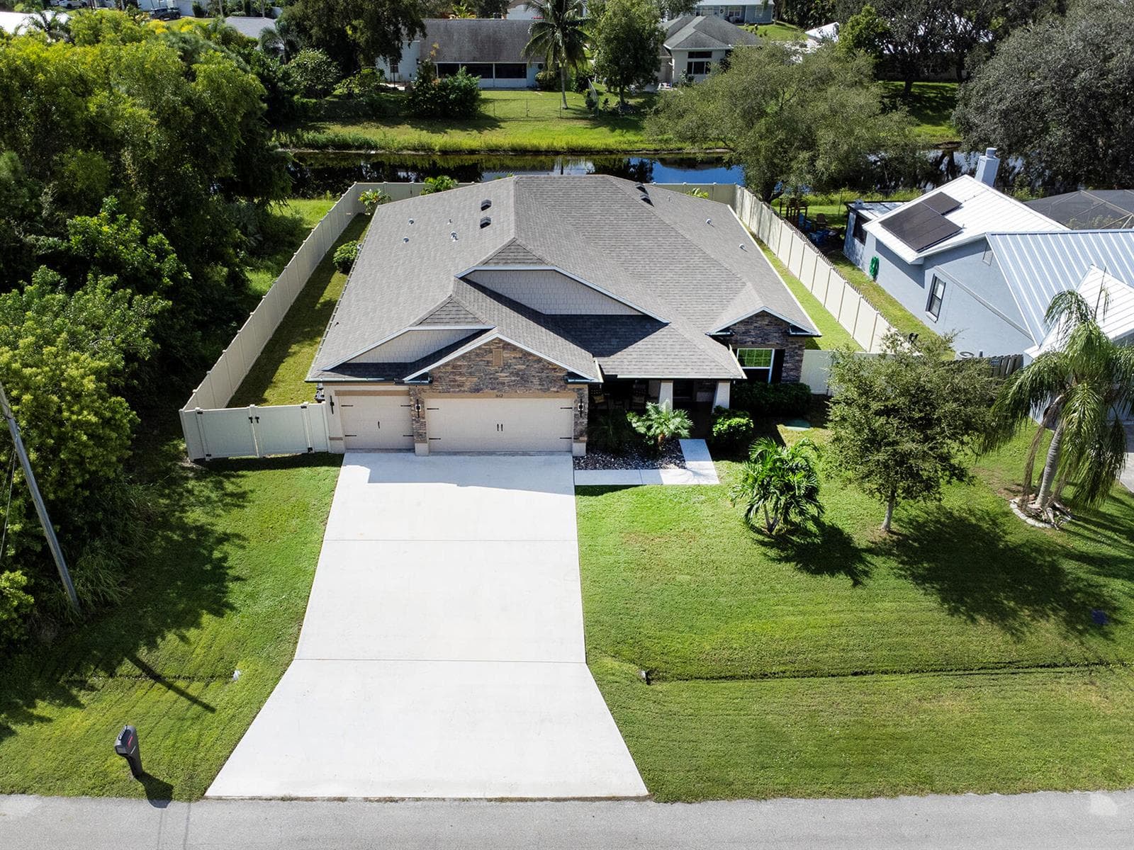1662 SE North Blackwell Drive, Port St. Lucie, FL 34952 — zdjęcie 2