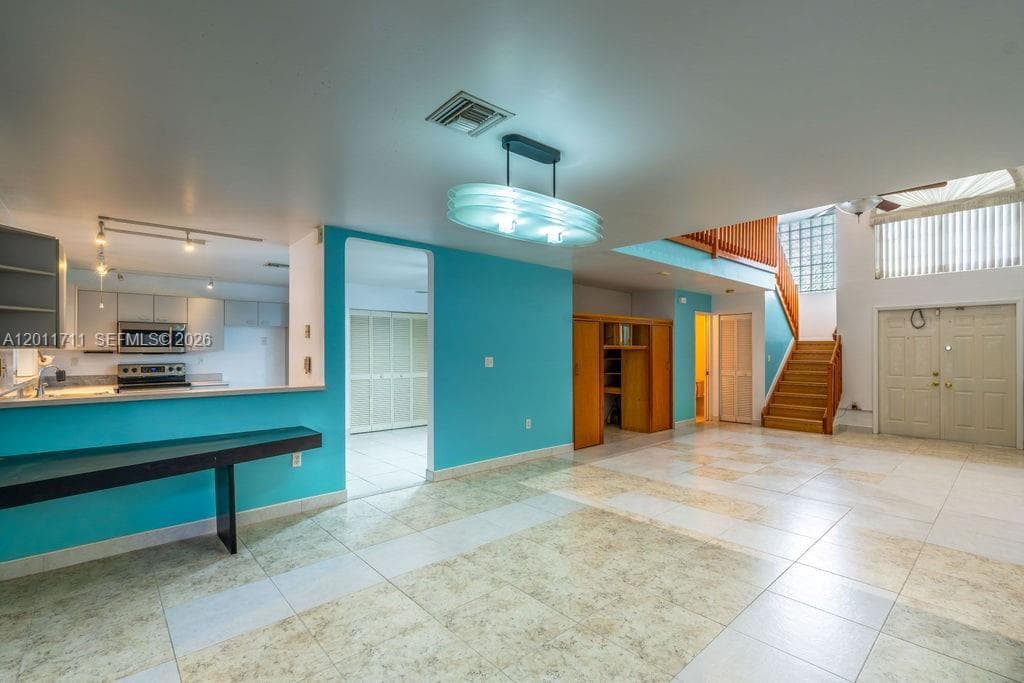 243 NE 212th Ter, Miami, FL 33179 — zdjęcie 5