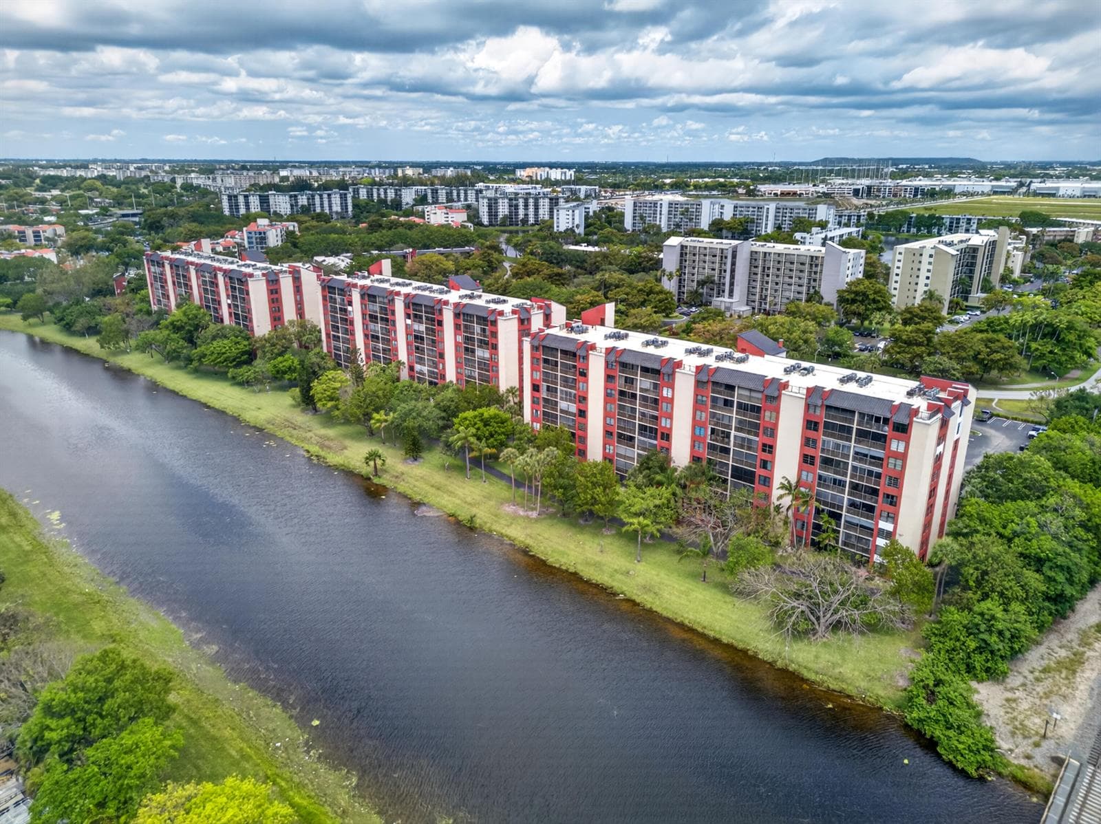 2200 S Cypress Bend Drive # 101, Pompano Beach, FL 33069 — zdjęcie 2