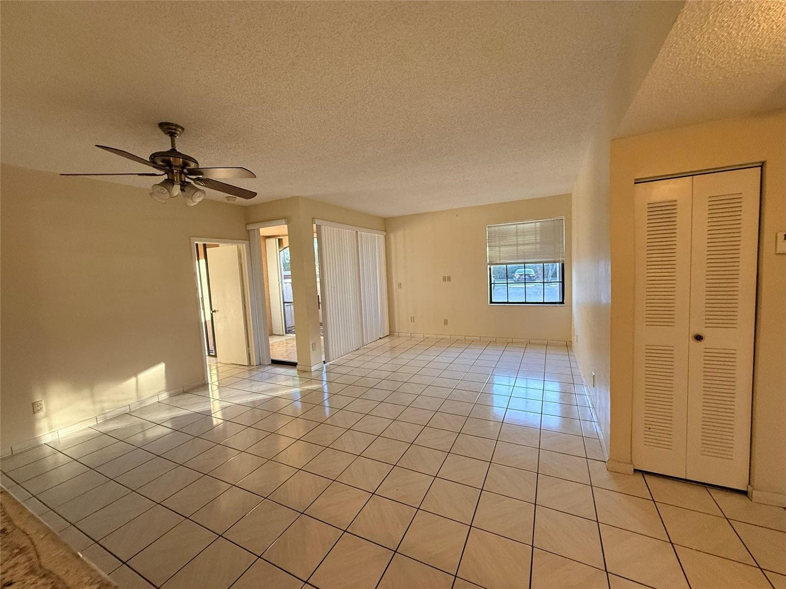 12060 NW 11th Street # 12060, Pembroke Pines, FL 33026 — zdjęcie 4