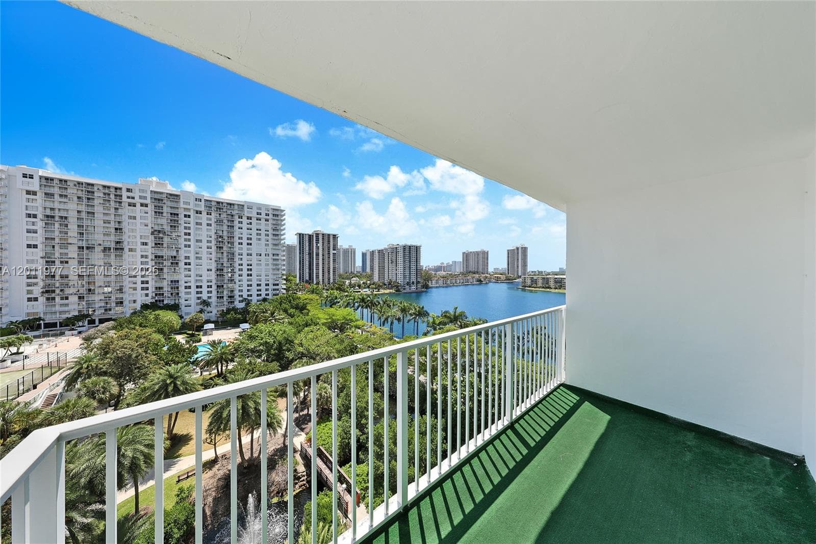 2801 NE 183rd St # 912W, Aventura, FL 33160 — zdjęcie 2