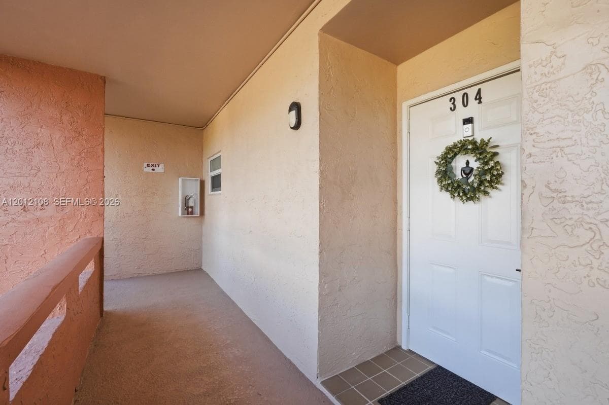 8826 W Mcnab Rd # 304, Tamarac, FL 33321