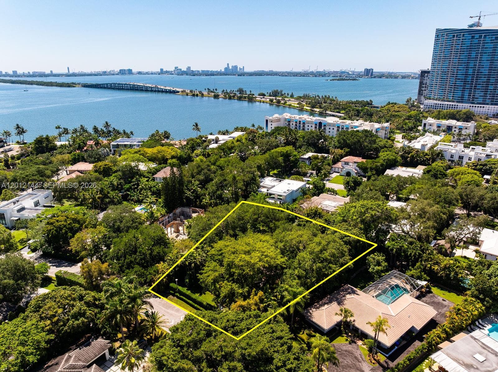 530 Melaleuca Ln, Miami, FL 33137 — zdjęcie 2
