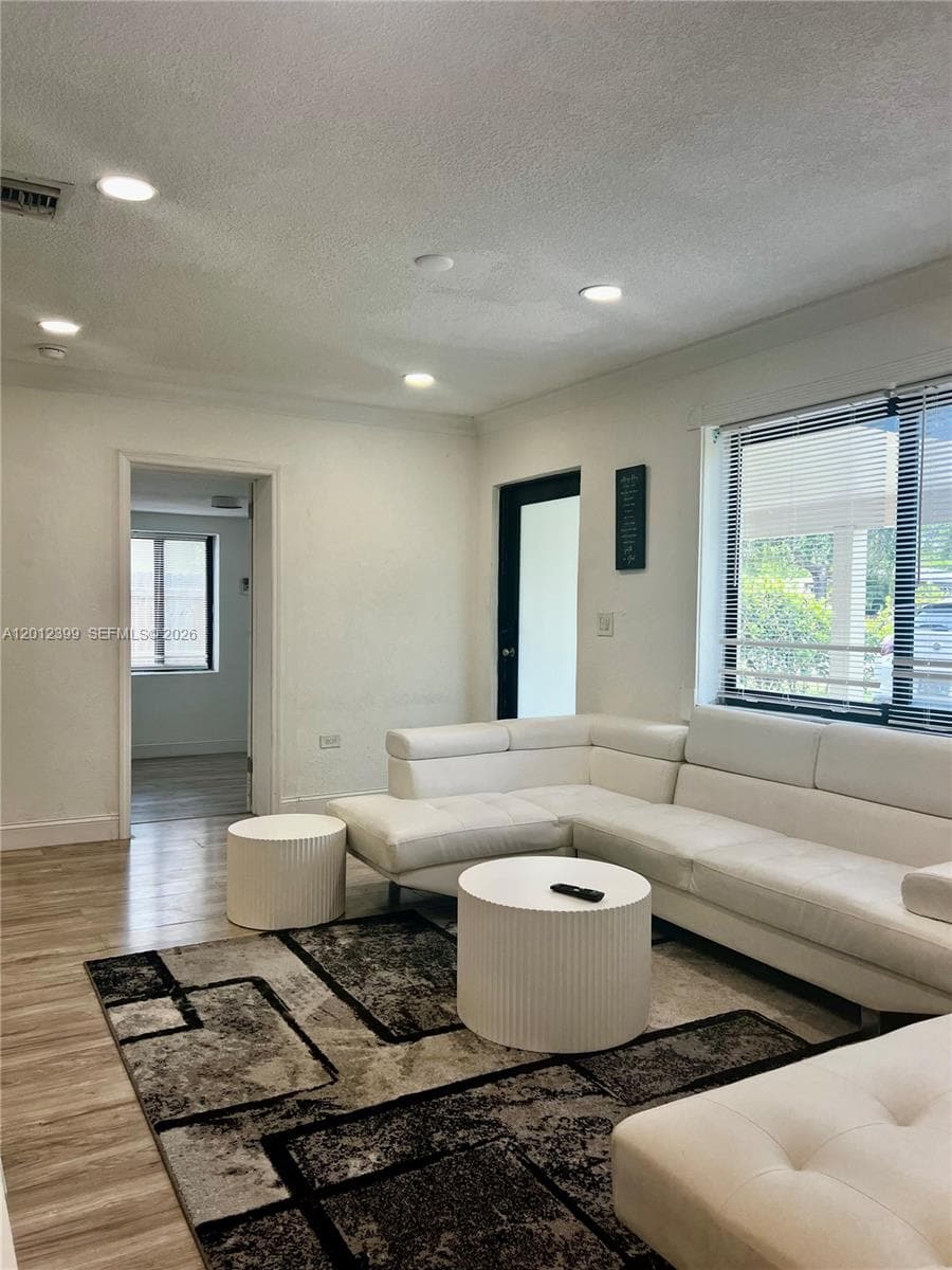 12040 N Miami Ave, North Miami, FL 33168 — zdjęcie 3
