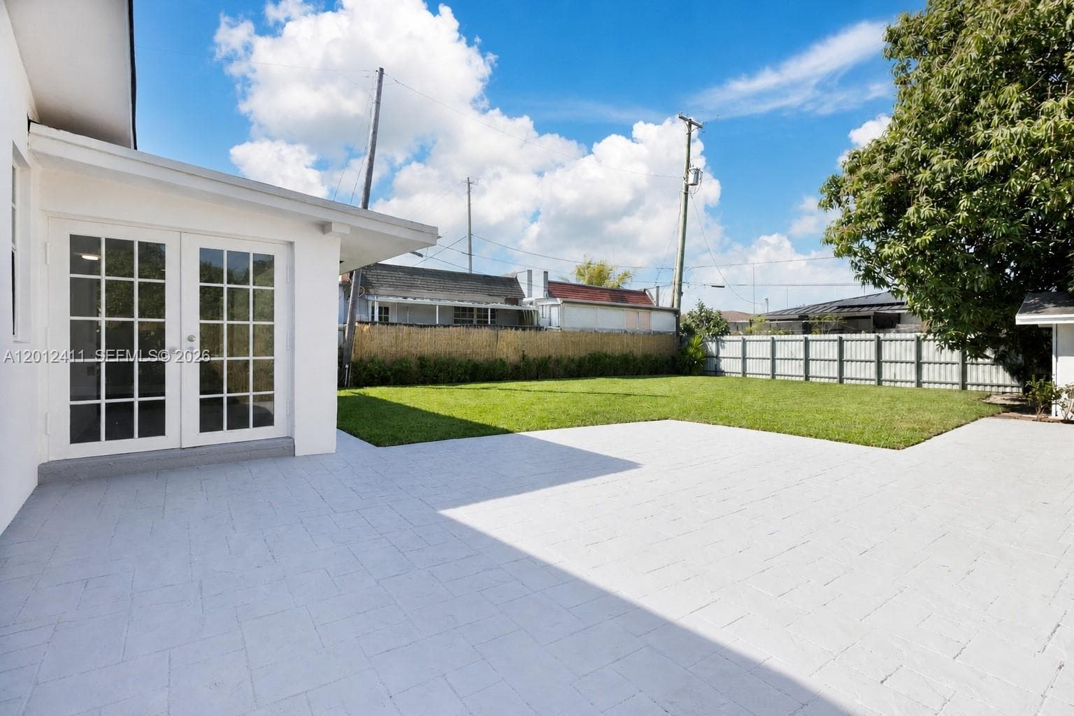 395 W 39th Pl, Hialeah, FL 33012 — zdjęcie 5