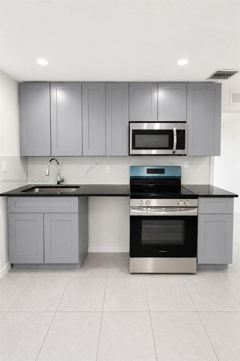 1861 NW 112th St, Miami, FL 33167 — zdjęcie 4