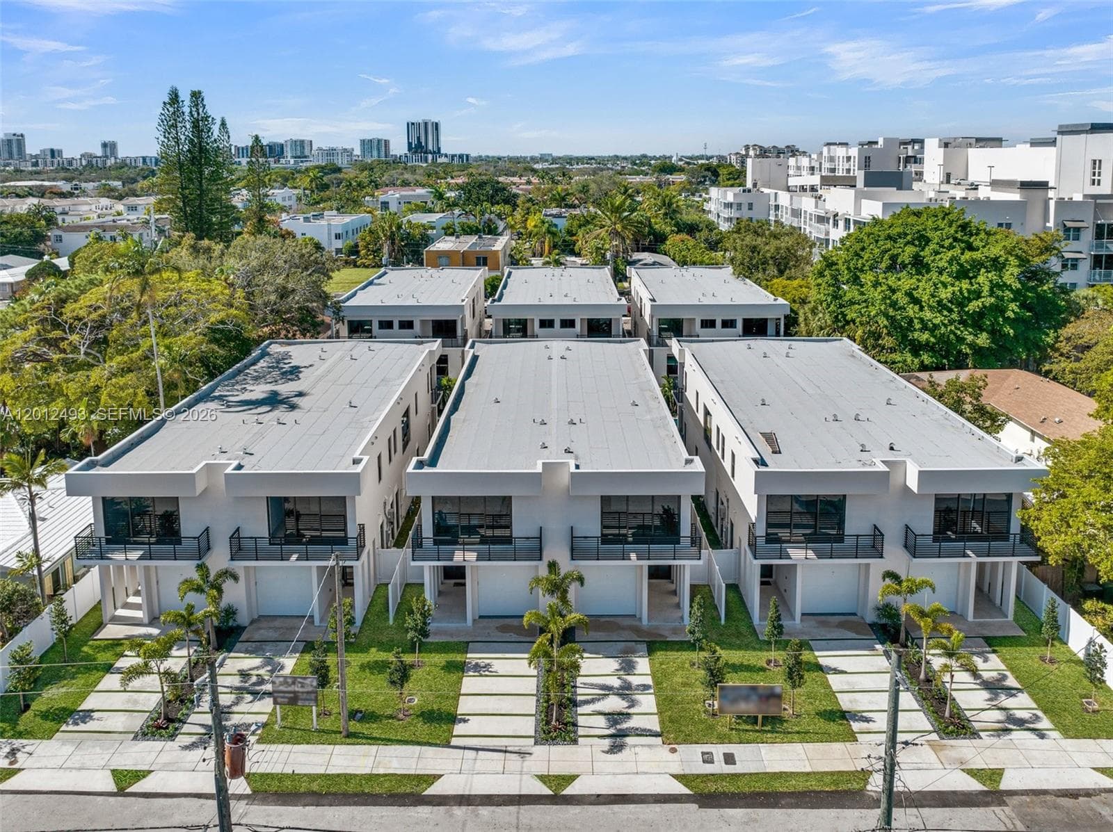 918 NE 17th Ave, Fort Lauderdale, FL 33304 — zdjęcie 2
