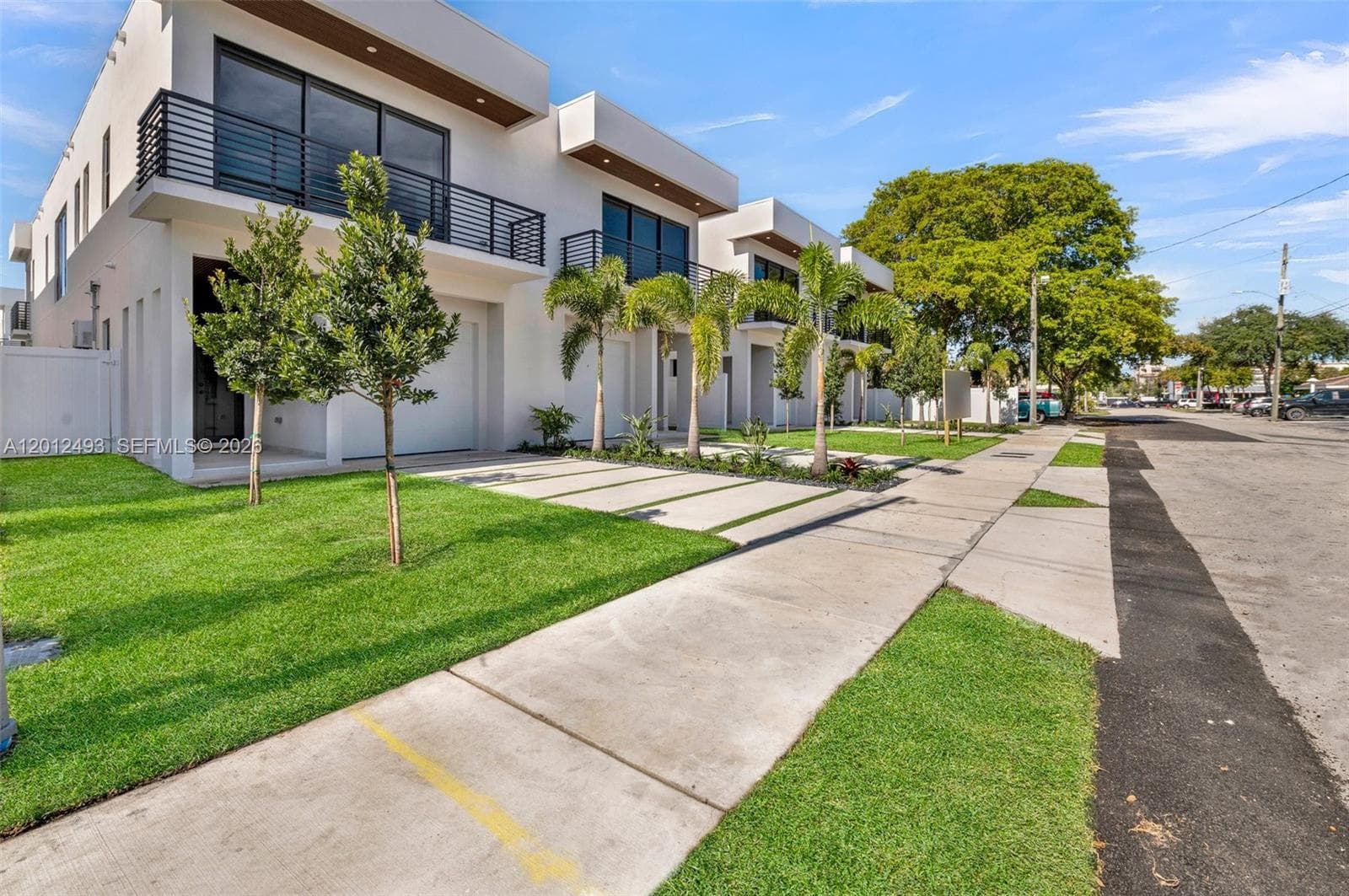 918 NE 17th Ave, Fort Lauderdale, FL 33304 — zdjęcie 3