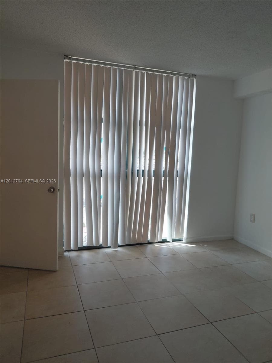 11790 SW 18th St # 429-3, Miami, FL 33175 — zdjęcie 2