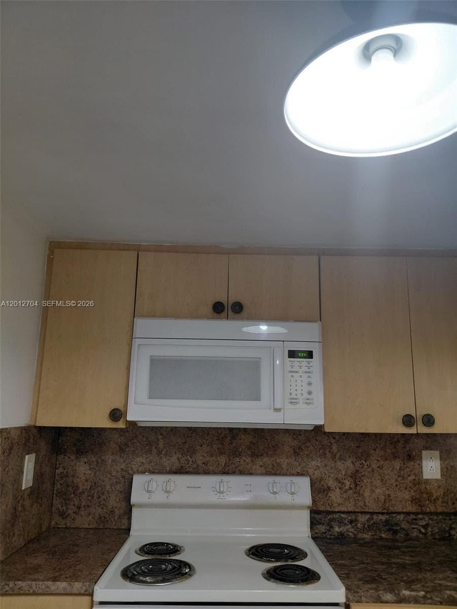 11790 SW 18th St # 429-3, Miami, FL 33175 — zdjęcie 4