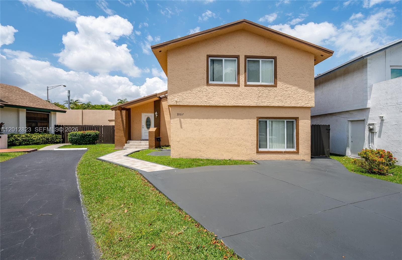 1007 NW 106th Ave Cir, Miami, FL 33172 — zdjęcie 2