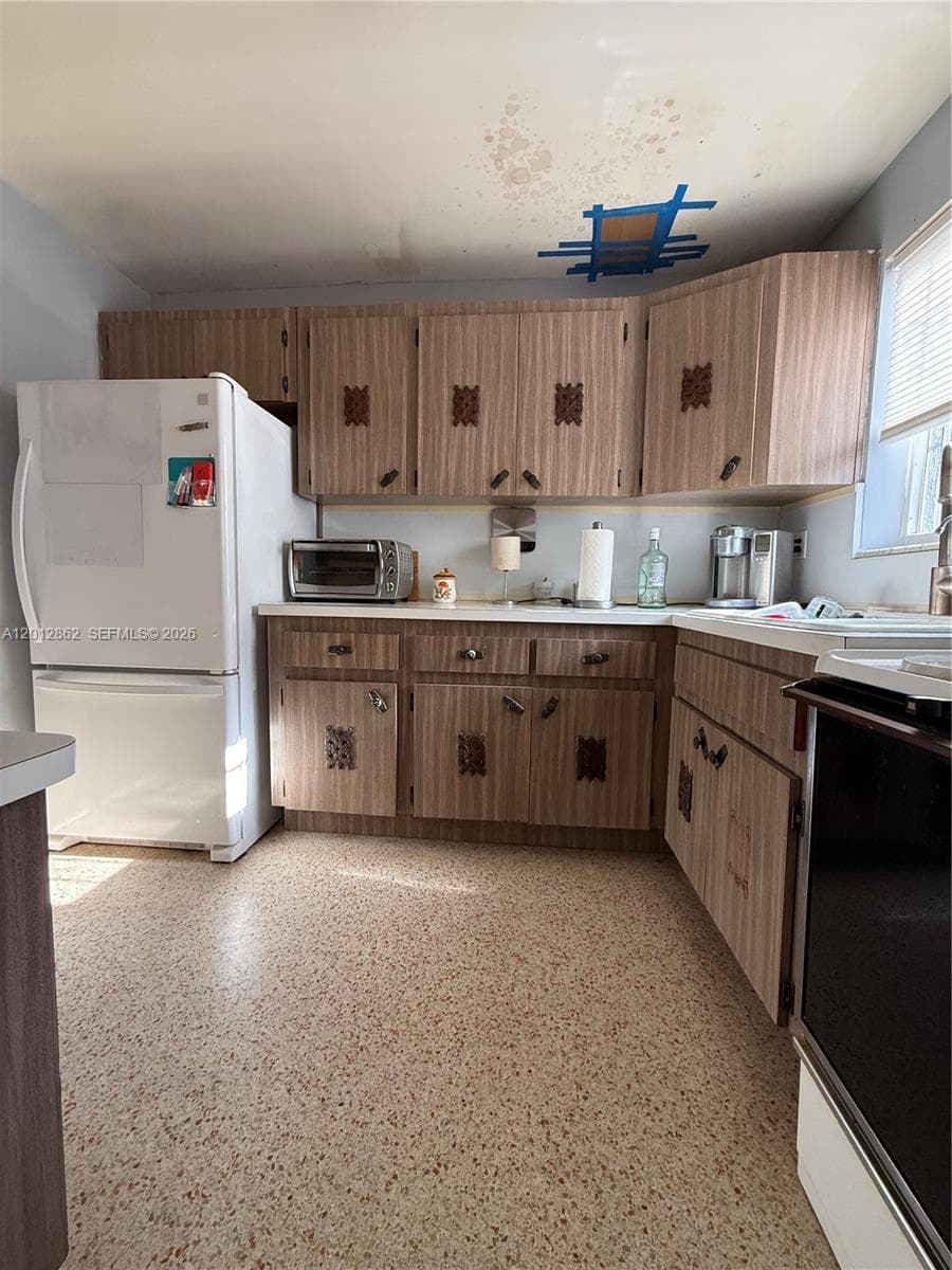 399 W 12th St, Hialeah, FL 33010