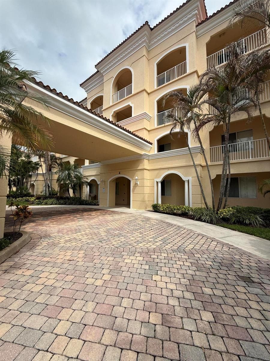 4 Harbour Isle Drive E # Unit 204, Fort Pierce, FL 34949 — zdjęcie 2