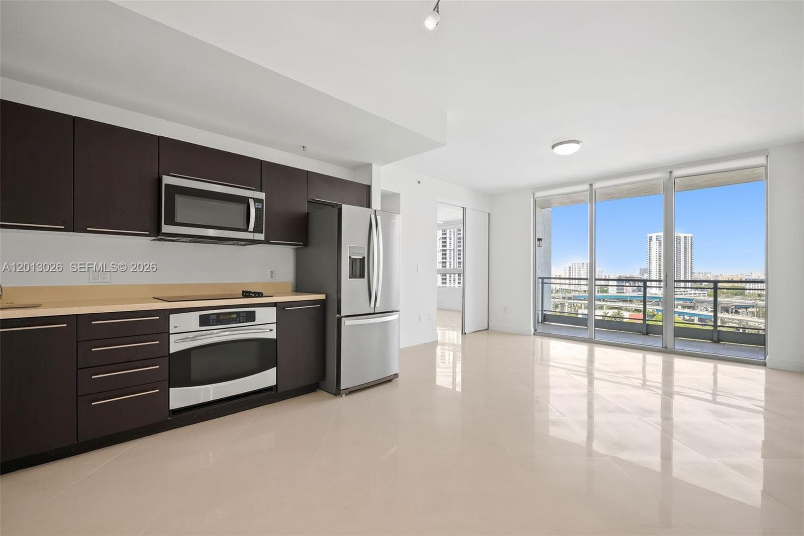 90 SW 3rd St # 1608, Miami, FL 33130 — zdjęcie 3