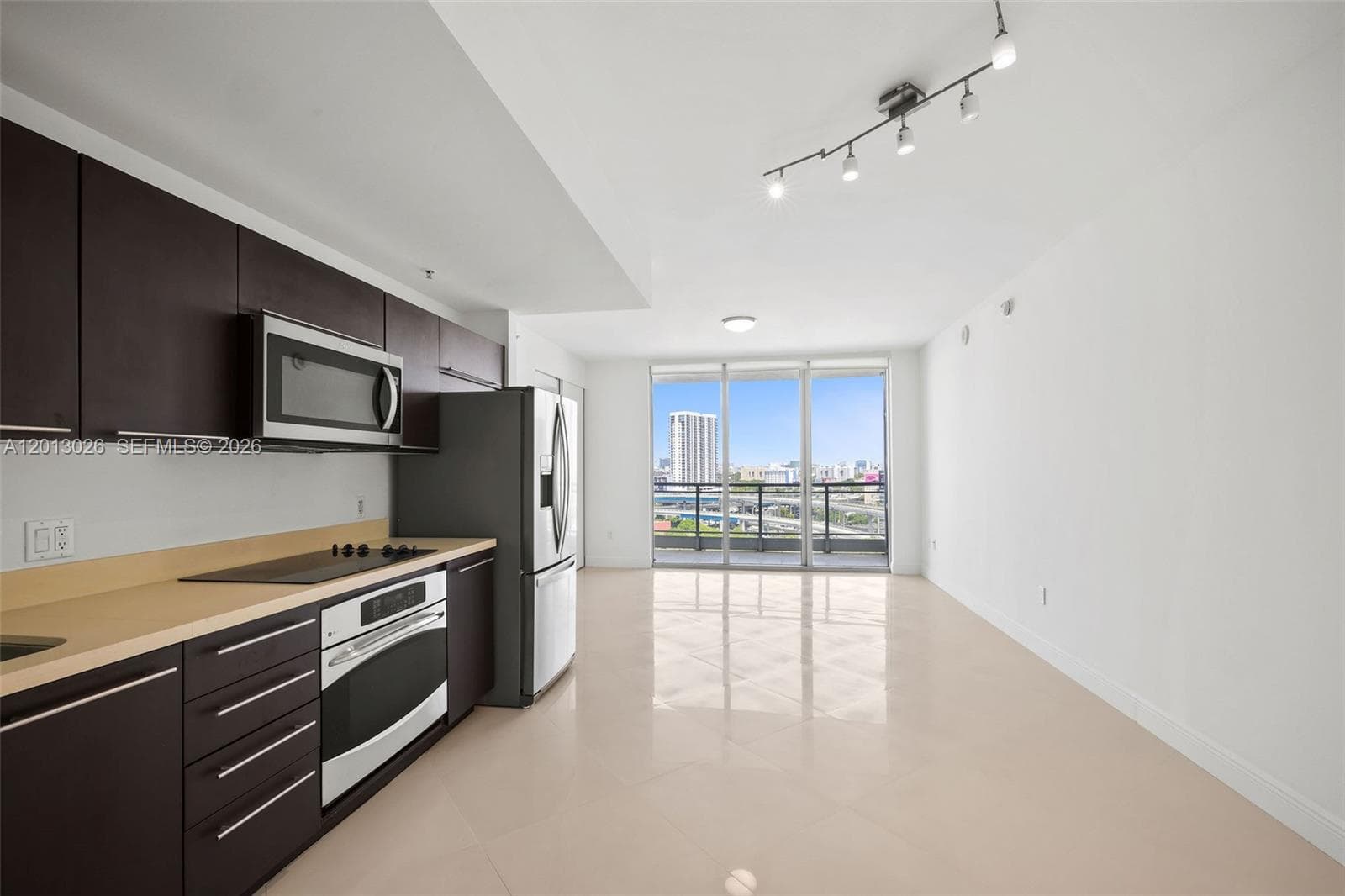 90 SW 3rd St # 1608, Miami, FL 33130 — zdjęcie 4